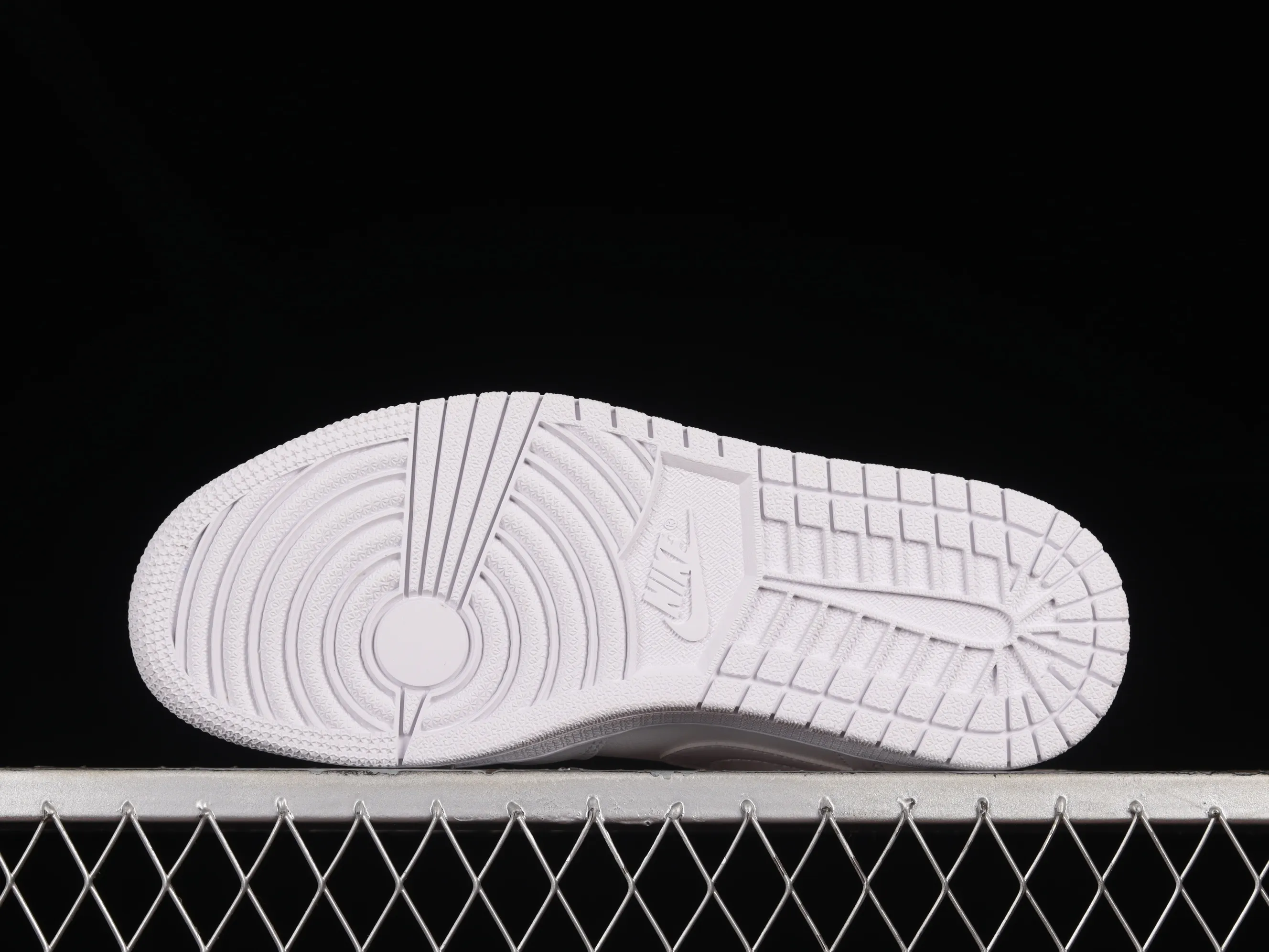All categories Air Jordan Jordan series basketball shoes Air Jordan 1 Mid Air Jordan 1 Mid AJ1 Joe 1 pure white mid-top basketball shoes DV0991-111